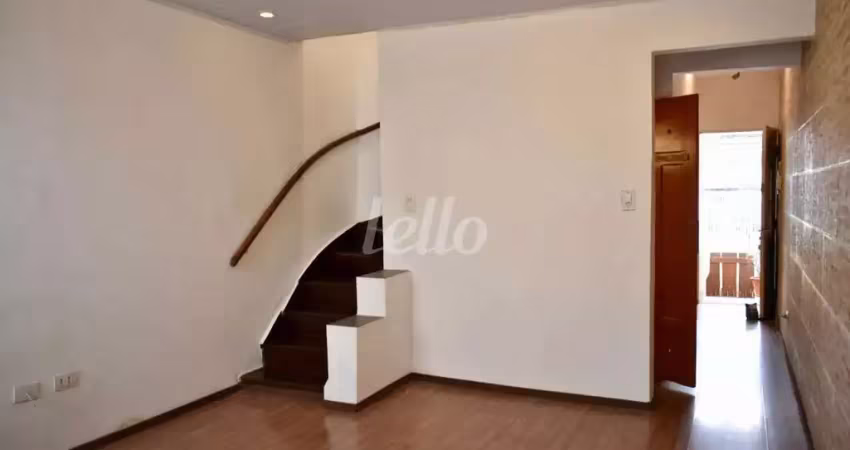 Casa com 3 quartos para alugar na Rua Caramuru, --, Saúde, São Paulo