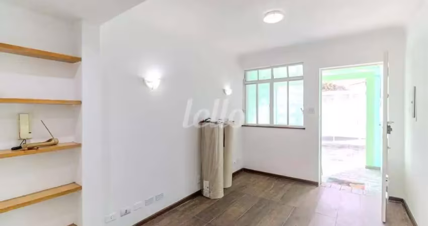 Casa comercial com 3 salas para alugar na Rua Goitacas, --, Santa Cecília, São Paulo