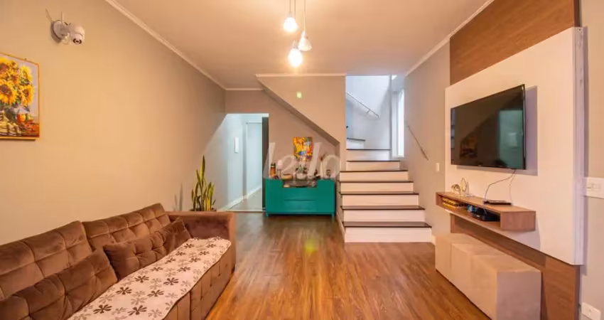 Casa com 3 quartos para alugar na Rua Francisco Cioffi, --, Vila Bertioga, São Paulo
