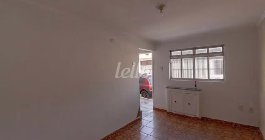 Casa com 2 quartos para alugar na Rua Falchi Gianini, --, Vila Prudente, São Paulo