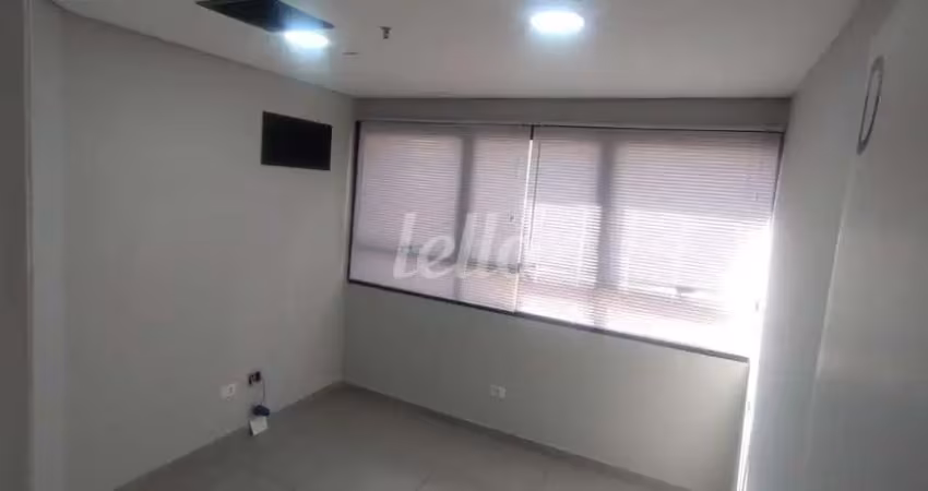 Sala comercial com 4 salas para alugar na Avenida Doutor Luís Rocha Miranda, --, Jabaquara, São Paulo