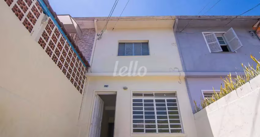 Casa com 2 quartos para alugar na Rua Urupiara, --, Santana, São Paulo
