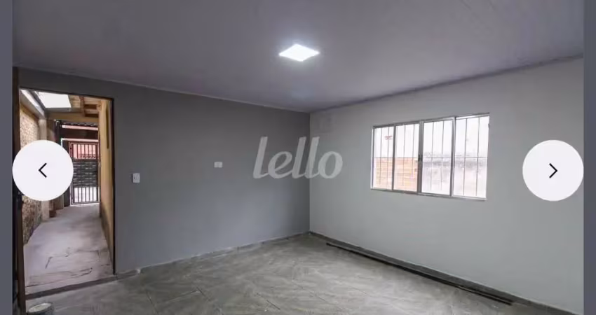 Casa com 3 quartos para alugar na Rua Bactória, --, Jardim Vila Formosa, São Paulo