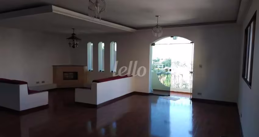 Casa com 3 quartos para alugar na Rua Nursia, --, Jardim São Bento, São Paulo
