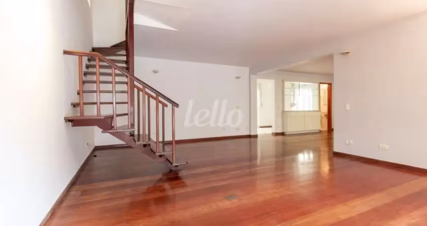 Casa com 2 quartos para alugar na Rua Doutor Ubirajara Dib Zogaib, --, Vila Pirajussara, São Paulo