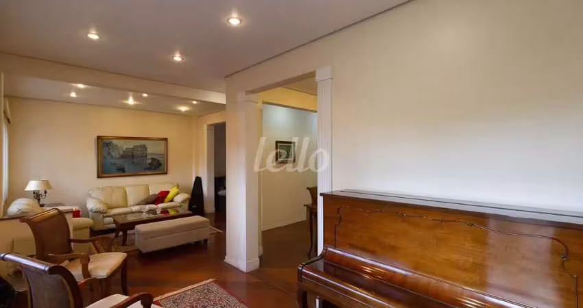 Casa com 4 quartos para alugar na Rua Doutor Maurício de Lacerda, --, São Judas, São Paulo