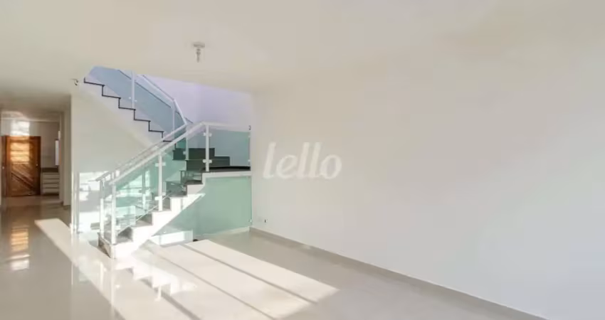 Casa com 3 quartos para alugar na Rua Dona Ana Araújo de Paula, --, Vila Santa Clara, São Paulo