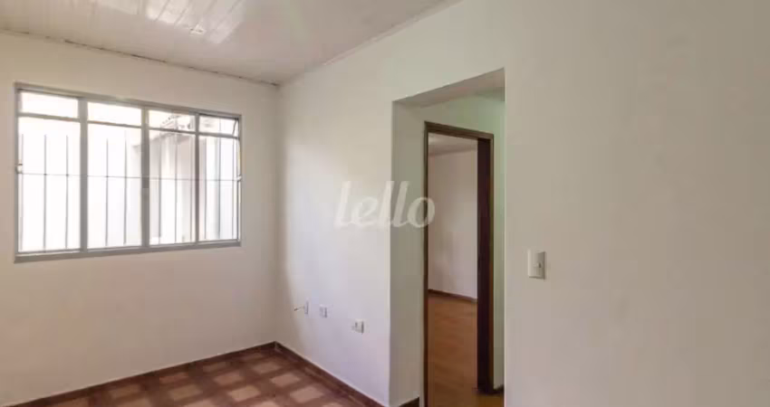Casa com 3 quartos para alugar na Rua Comprida, --, Vila Mazzei, São Paulo