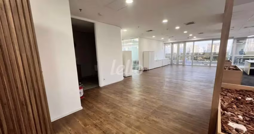 Sala comercial com 6 salas para alugar na Rua Hungria, --, Jardim Europa, São Paulo