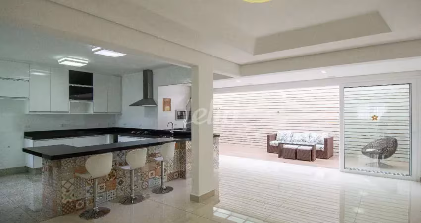 Casa com 3 quartos para alugar na Avenida Lacerda Franco, --, Cambuci, São Paulo