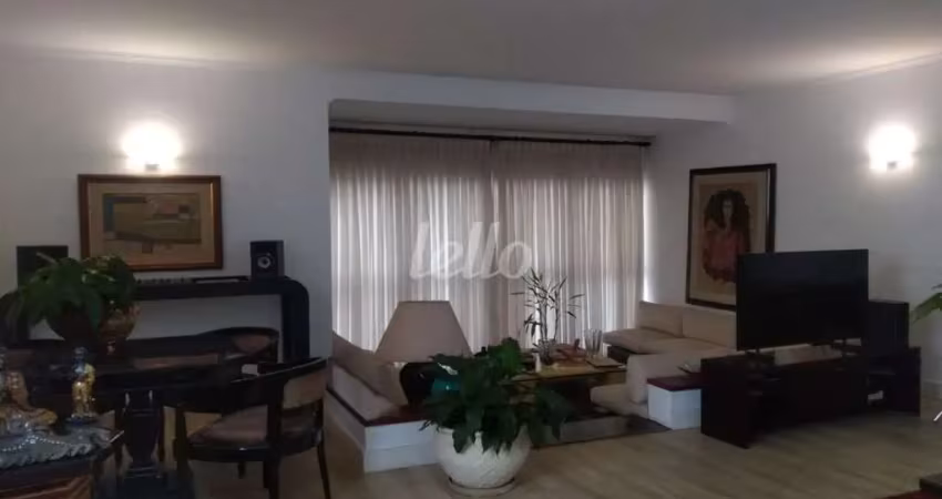 Casa com 4 quartos para alugar na Rua Guapiaçu, --, Vila Clementino, São Paulo