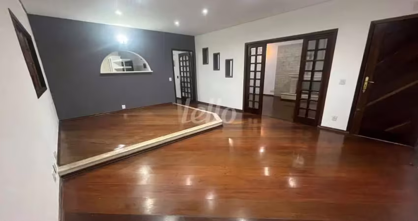 Casa com 3 quartos para alugar na Rua Bertolino da Cunha, --, Osvaldo Cruz, São Caetano do Sul