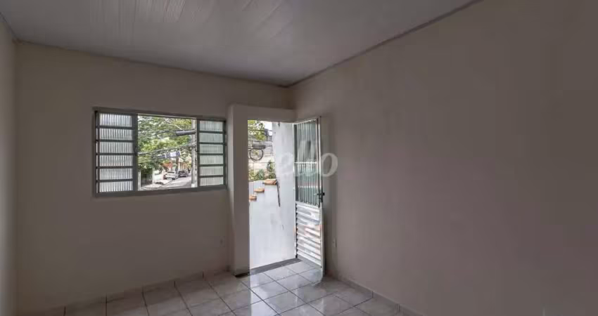 Casa com 2 quartos para alugar na Rua Alto Cafezal, --, Jardim Record, São Paulo