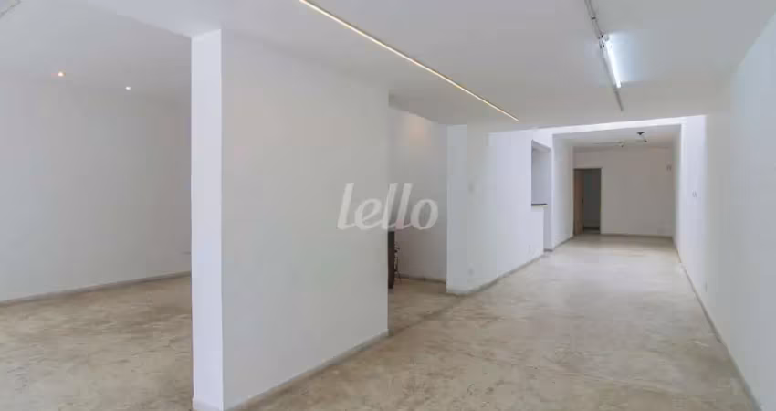 Casa comercial com 4 salas para alugar na Rua Professor José Benedito Camargo, --, Vila Nova Conceição, São Paulo
