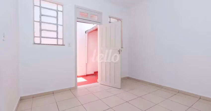 Casa com 2 quartos para alugar na Avenida Alcântara Machado, --, Brás, São Paulo