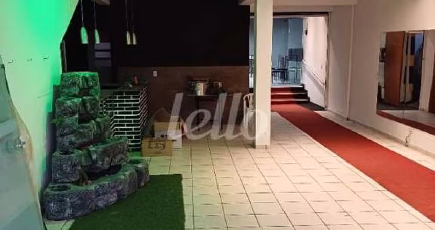 Ponto comercial com 4 salas para alugar na Rua Visconde de Inhomerim, --, Mooca, São Paulo