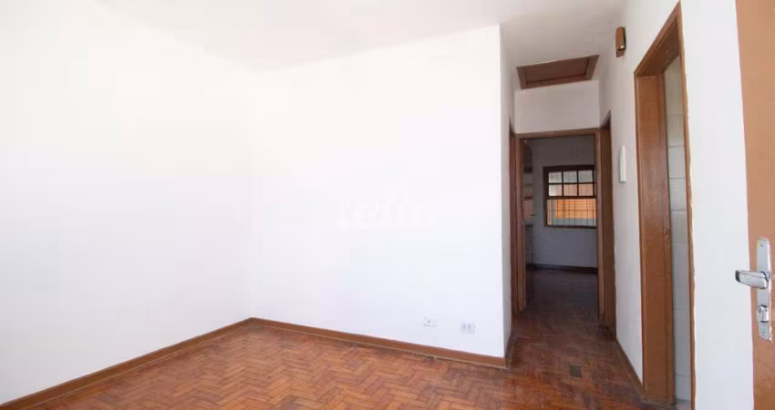 Casa com 2 quartos para alugar na Praça Hugo Gonçalves, --, Vila Cleonice, São Paulo