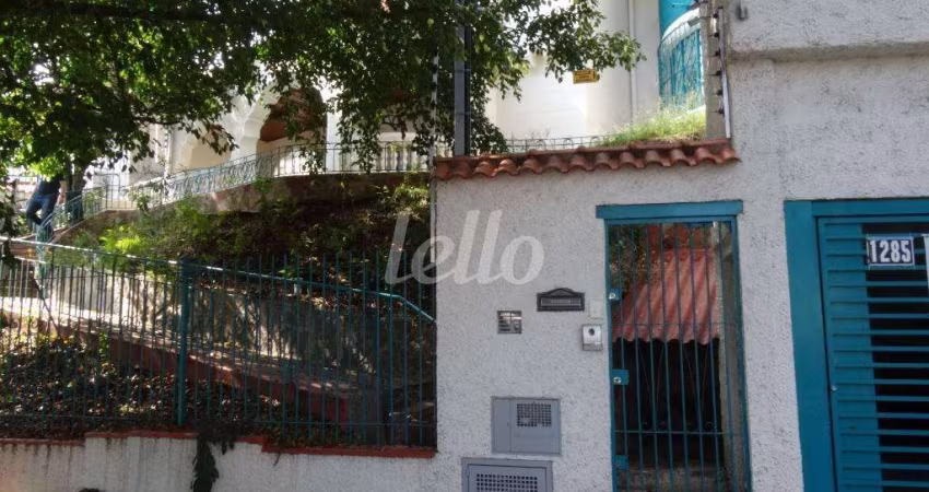 Casa comercial com 2 salas à venda na Rua Itápolis, 1285, Pacaembu, São Paulo