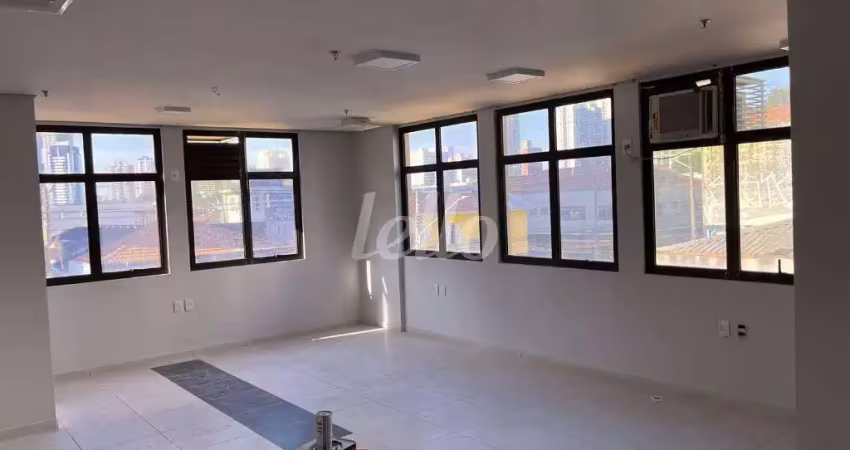 Sala comercial com 1 sala à venda na Rua Américo Brasiliense, 1479, Chácara Santo Antônio, São Paulo