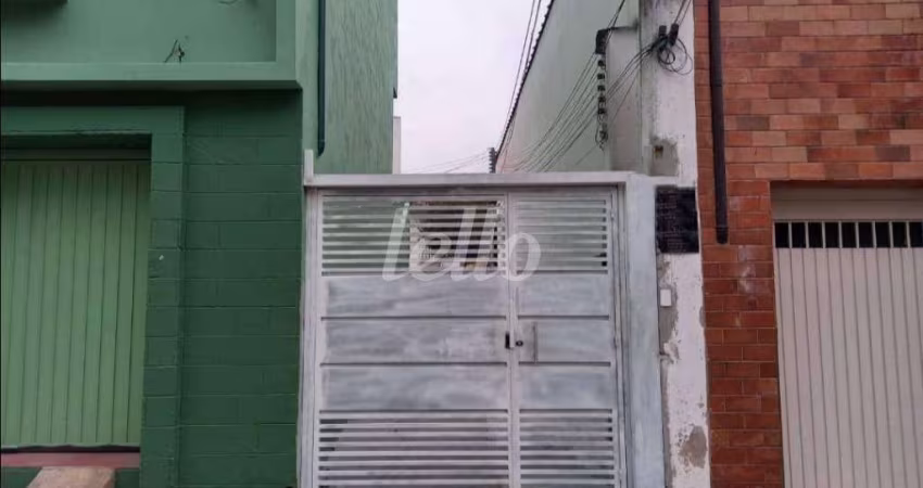 Casa com 2 quartos à venda na Rua Gaspar Fernandes, 330, Vila Monumento, São Paulo