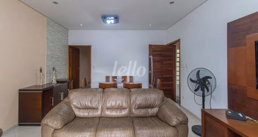 Casa com 2 quartos à venda na Rua Gaspar Fernandes, 618, Vila Monumento, São Paulo