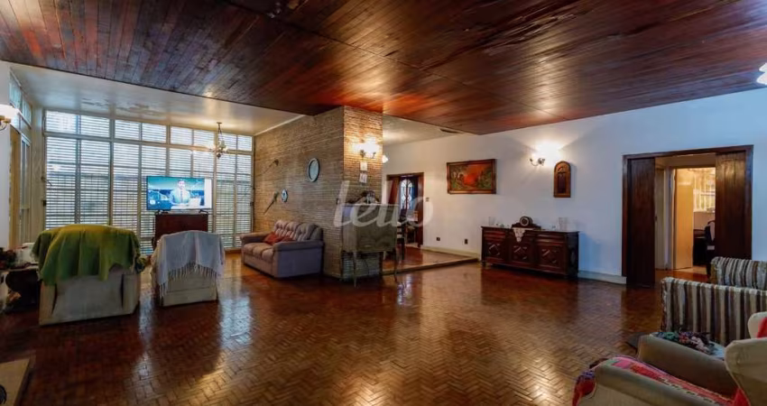 Casa com 3 quartos à venda na Praça Doutor Silas Botelho, 123, Sumaré, São Paulo