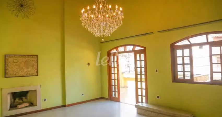 Casa com 3 quartos à venda na Rua Japeacaba, 65, Vila Albertina, São Paulo