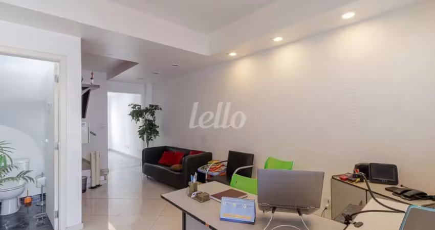 Casa comercial com 1 sala à venda na Rua Maria Ortiz, 256, Campestre, Santo André