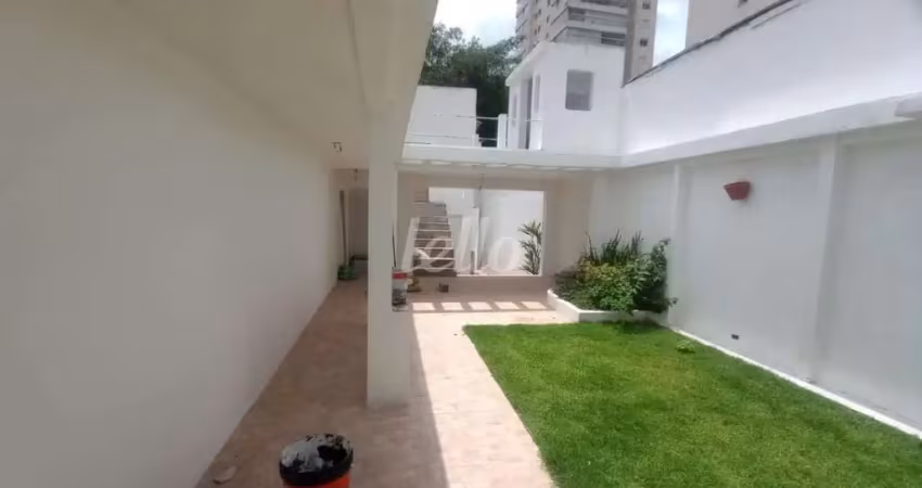 Casa comercial com 8 salas à venda na Rua Visconde de Guaratiba, 379, Vila Firmiano Pinto, São Paulo