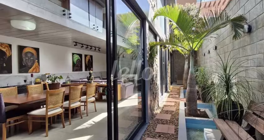 Casa com 3 quartos à venda na Rua Crasso, 194, Água Branca, São Paulo