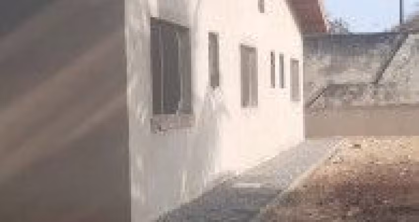Casa no bairro Jardim Jamaica, em Itanhaém - localizado lado praia, em rua calçada.