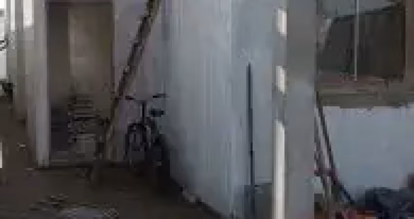 Casa no bairro estância antônio novaes, em peruíbe.