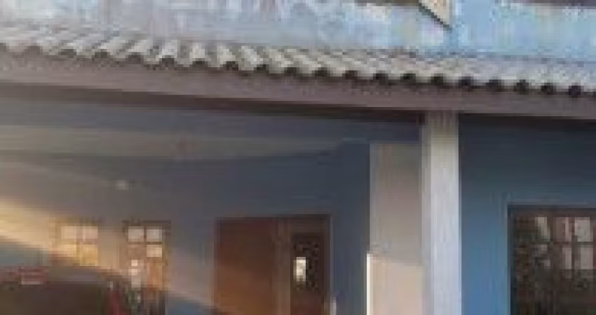 Sobrado no bairro Cibratel 2, em Itanhaém - localizado lado praia frente ao mar, em rua calçada.