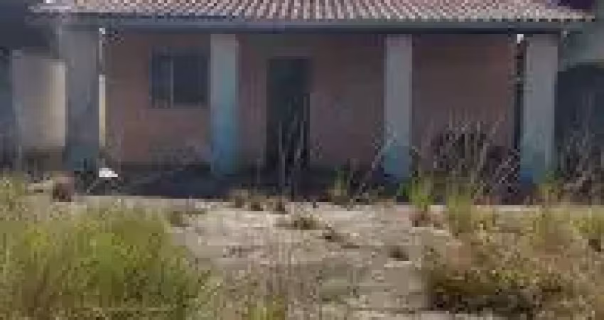 Casa no bairro Savoy, em Itanhaém - localizada lado praia.