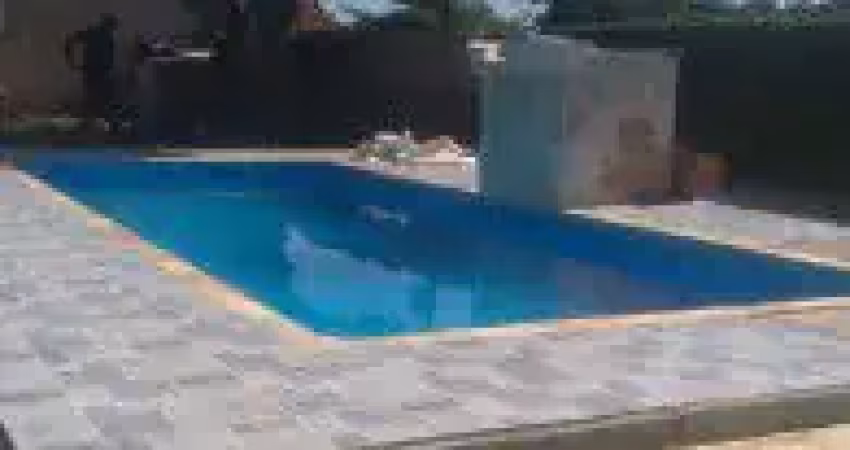Casa no bairro Nossa Senhora do Sion, em Itanhaém - localizada lado praia.