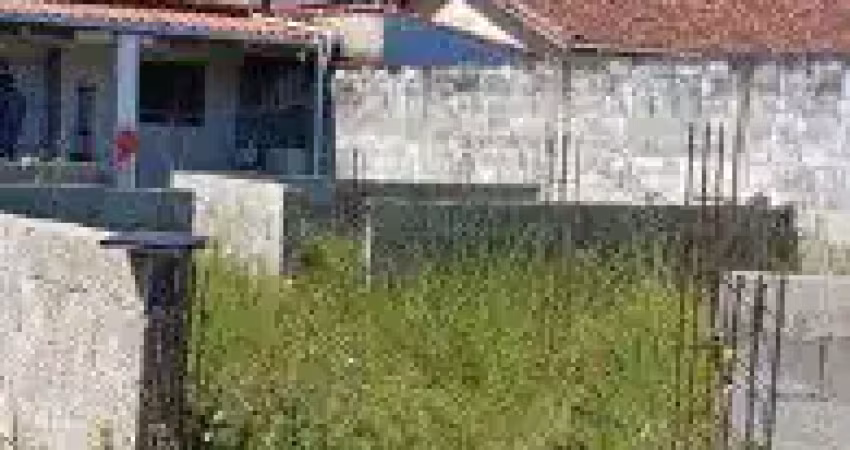 Casa no bairro Jardim Jamaica, em Itanhaém - localizado lado praia, em rua de terra.