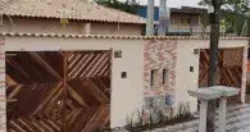 Casa no bairro balneário tupy, em itanhaém - ficando lado praia, em rua calçada.