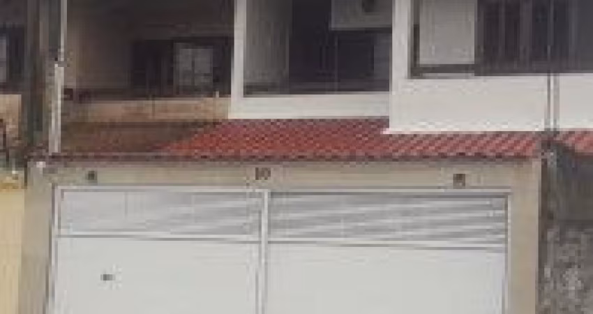 Casa no bairro Cibratel 2, em Itanhaém - sendo lado praia, em rua asfaltada.