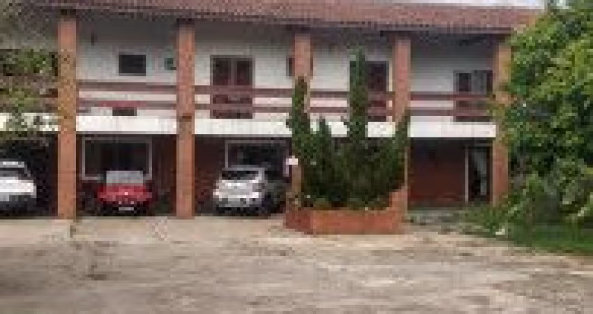 Casa no bairro Cibratel 2, em Itanhaém - sendo lado praia, em rua calçada.