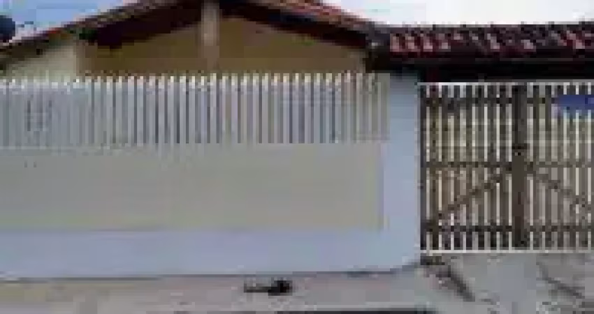 Casa no bairro belas artes, em itanhaém - sendo lado praia.