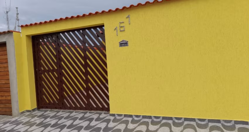 Ótima casa à venda no bairro Balneário Gaivotas, em Itanhaém ** Lado praia; Aceita financiamento bancário!!