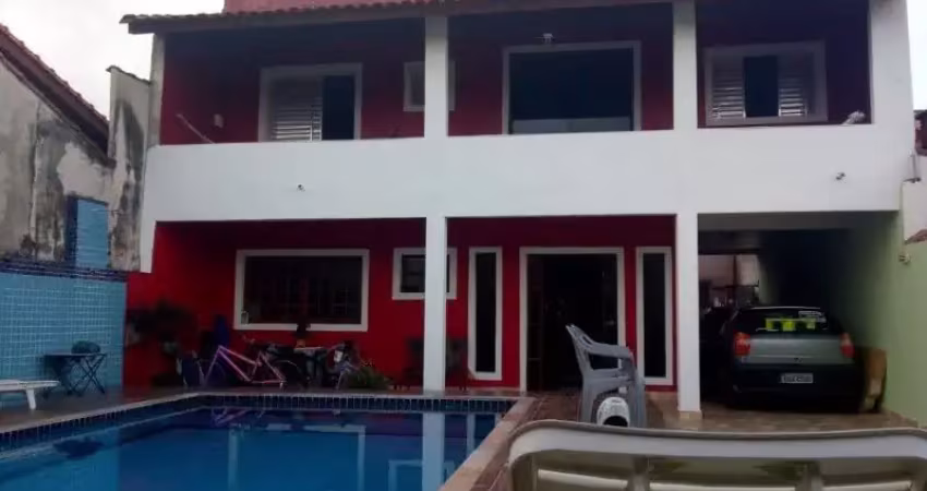 Ótima casa à venda no bairro jardim jamaica, em itanhaém ** localizada lado praia, em rua calçada.