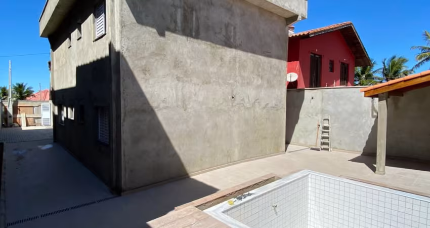 CASA SOBREPOSTA FRENTE MAR EM ITANHAÉM -