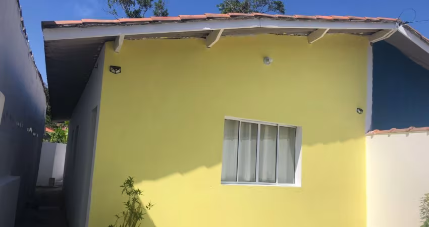 CASA A VENDA NO UMUARAMA EM ITANHAÉM LITORAL DE SP.
