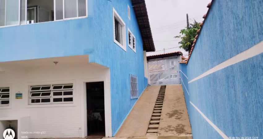 CASA COM BOA LOCALIZAÇÃO E ESPAÇO EM ITANHAÉM/SP -LITORAL SUL .
