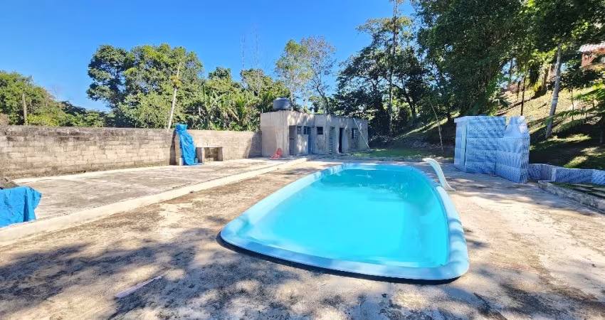 Chácara com piscina á venda em Itanhaém- 3000m².