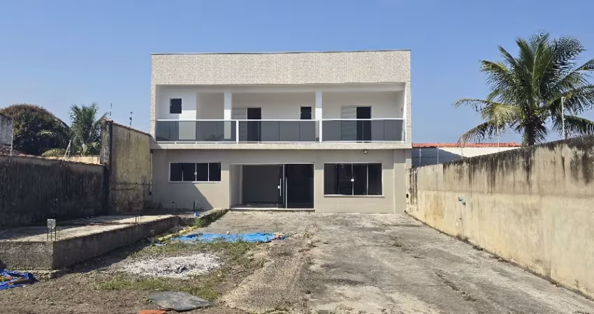 Sobrado á venda em Itanhaém á 900m do mar