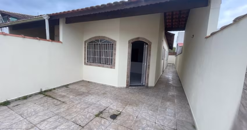 Casa no Balneário Tupy em Itanhaém á 800m do mar