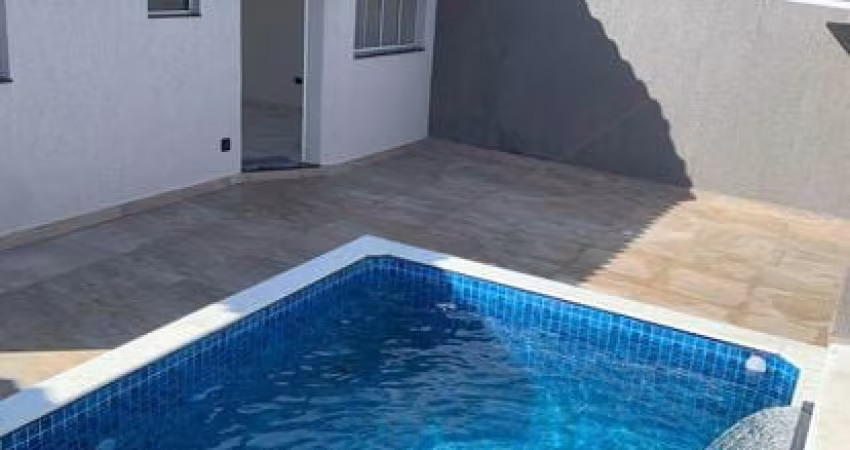CASA NOVA COM PISCINA,EXCELENTE ACABAMENTO,APENAS 1000M DO MAR -ITANHAÉM/SP