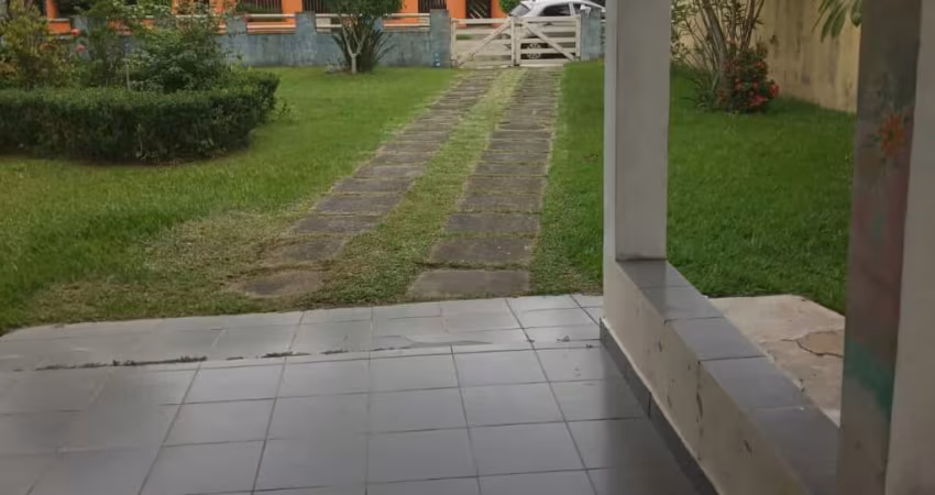 CASA Á VENDA Á 400M DO MAR - 425M² DE TERRENO - ITANHAÉM/SP